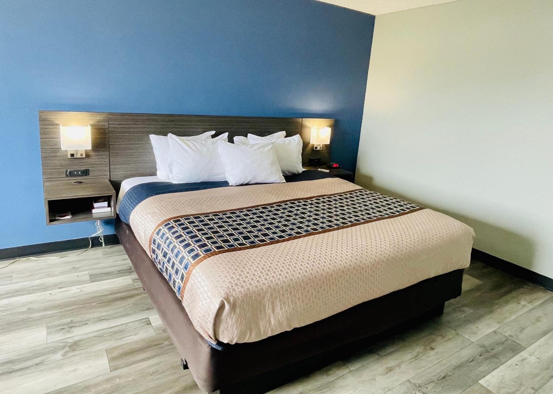Americas Choice Inn & Suites photo 47
