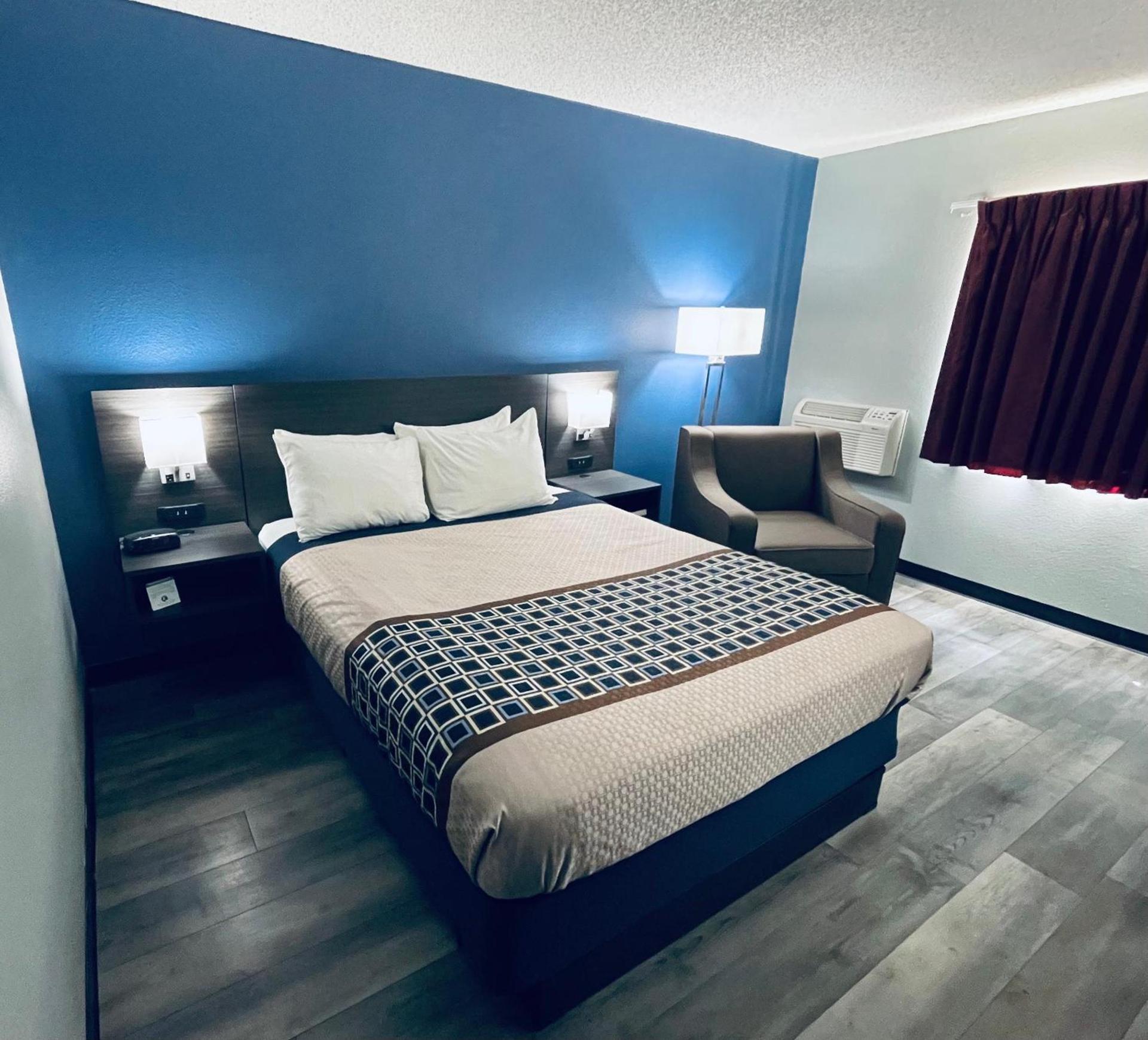 Americas Choice Inn & Suites photo 59