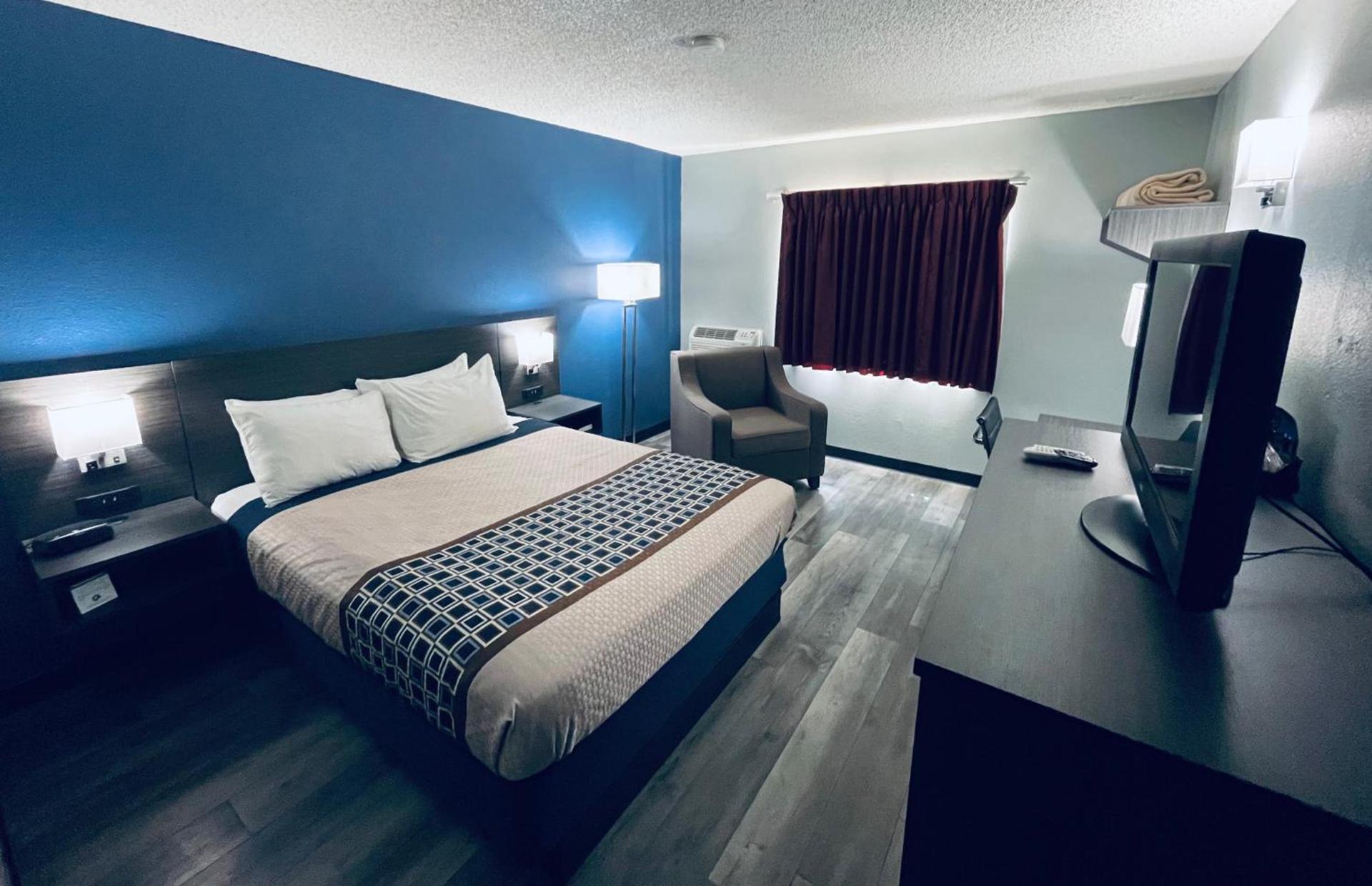 Americas Choice Inn & Suites photo 57