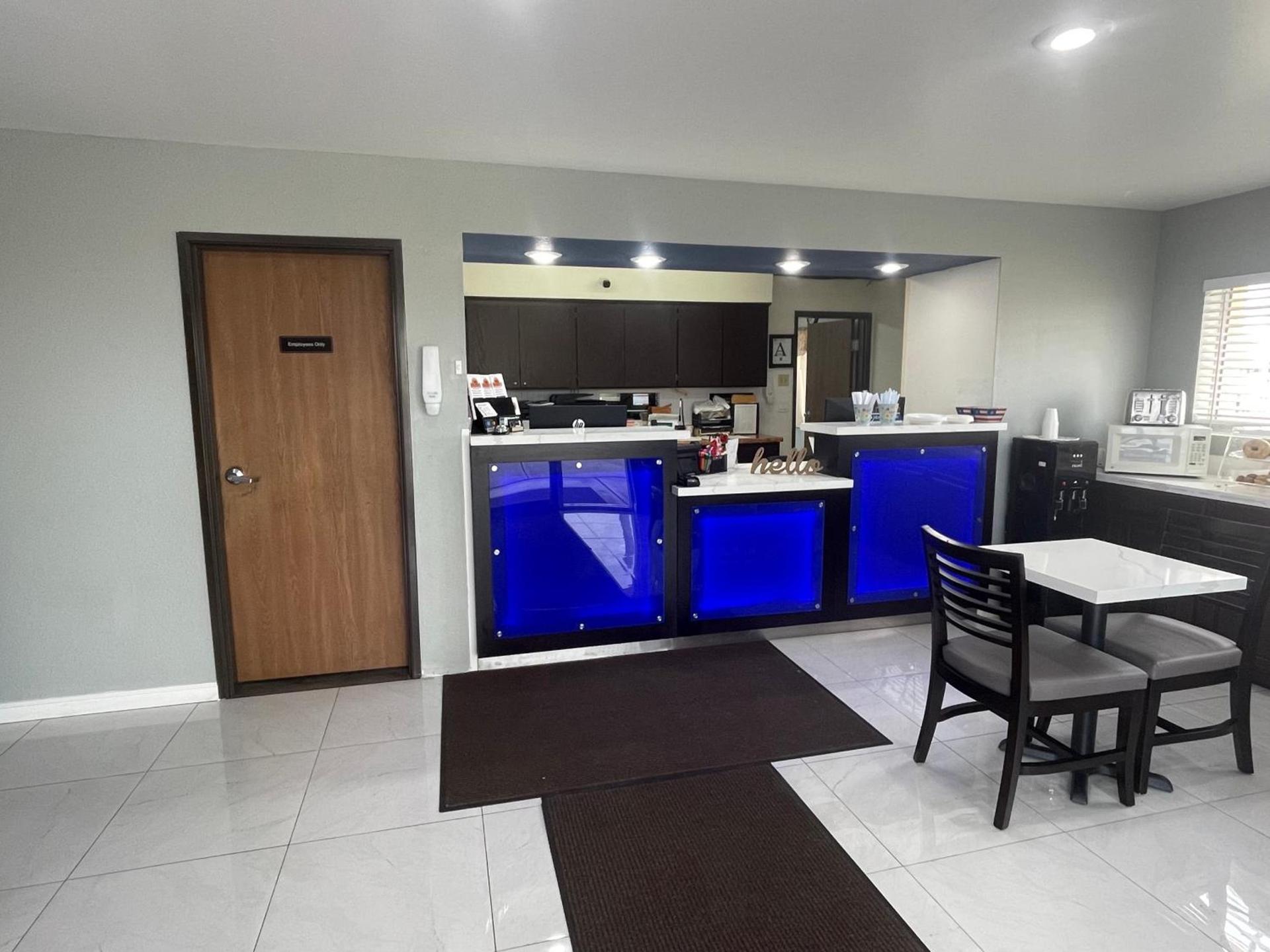 Americas Choice Inn & Suites photo 4