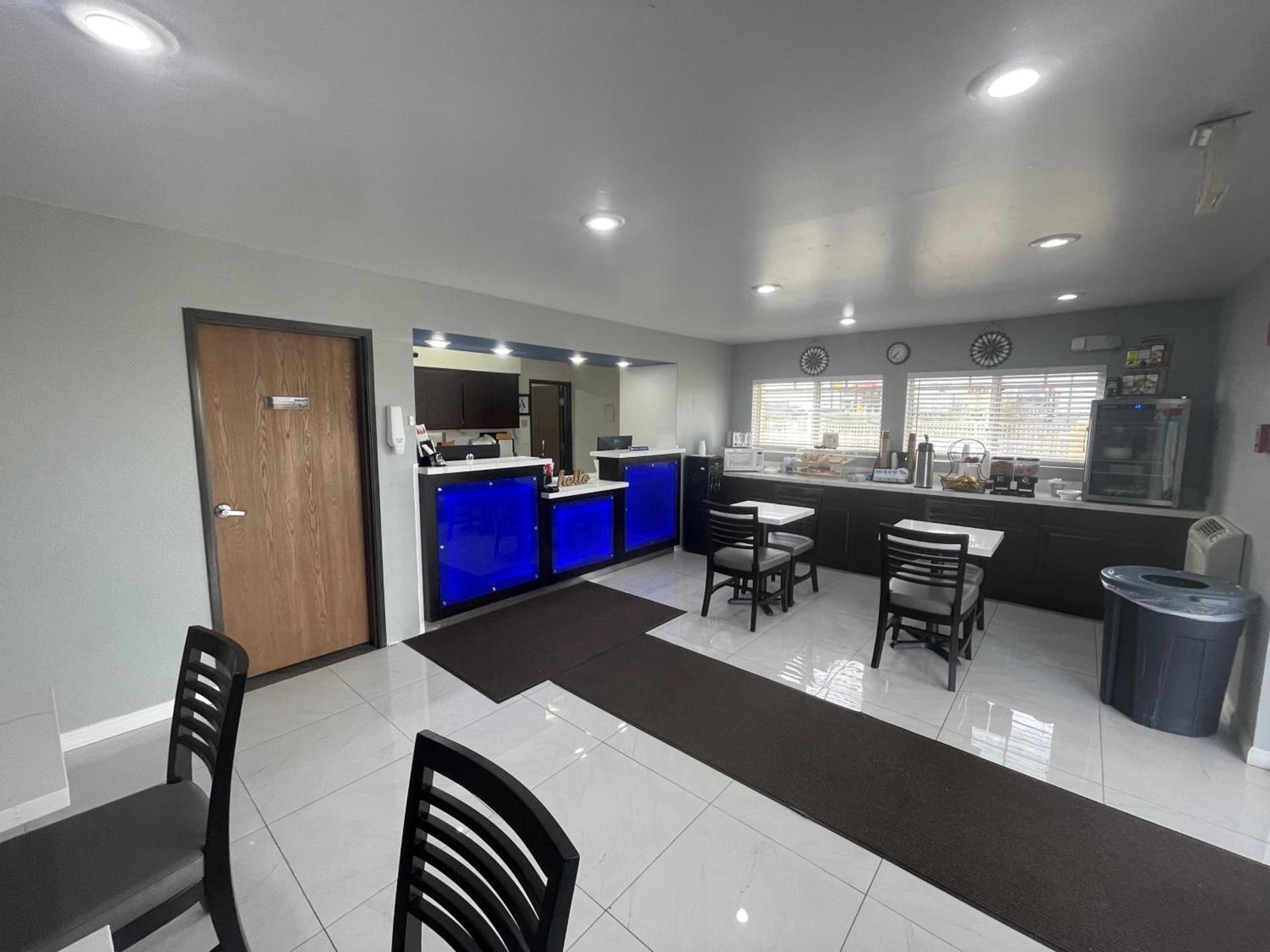 Americas Choice Inn & Suites photo 63