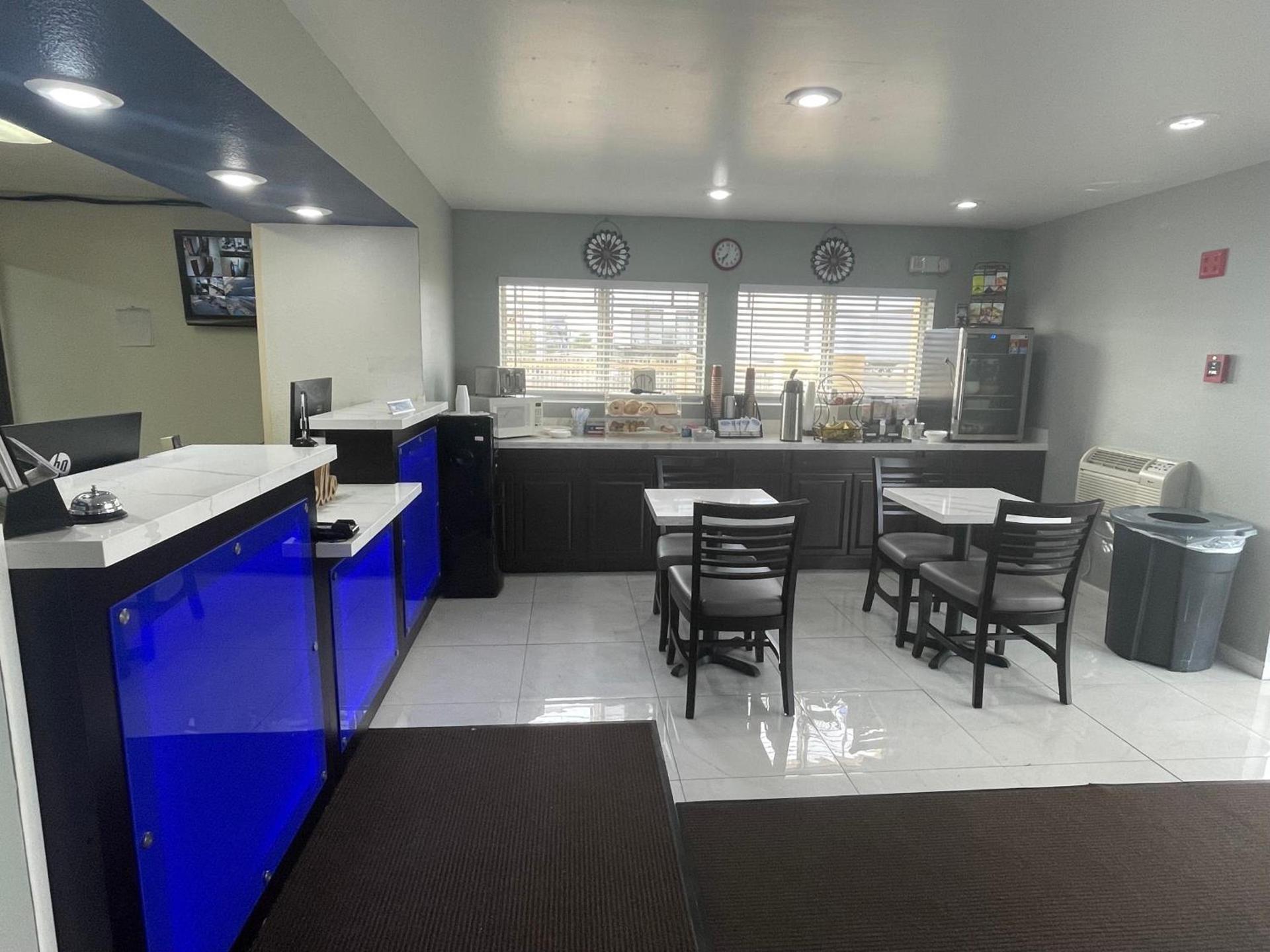 Americas Choice Inn & Suites photo 65