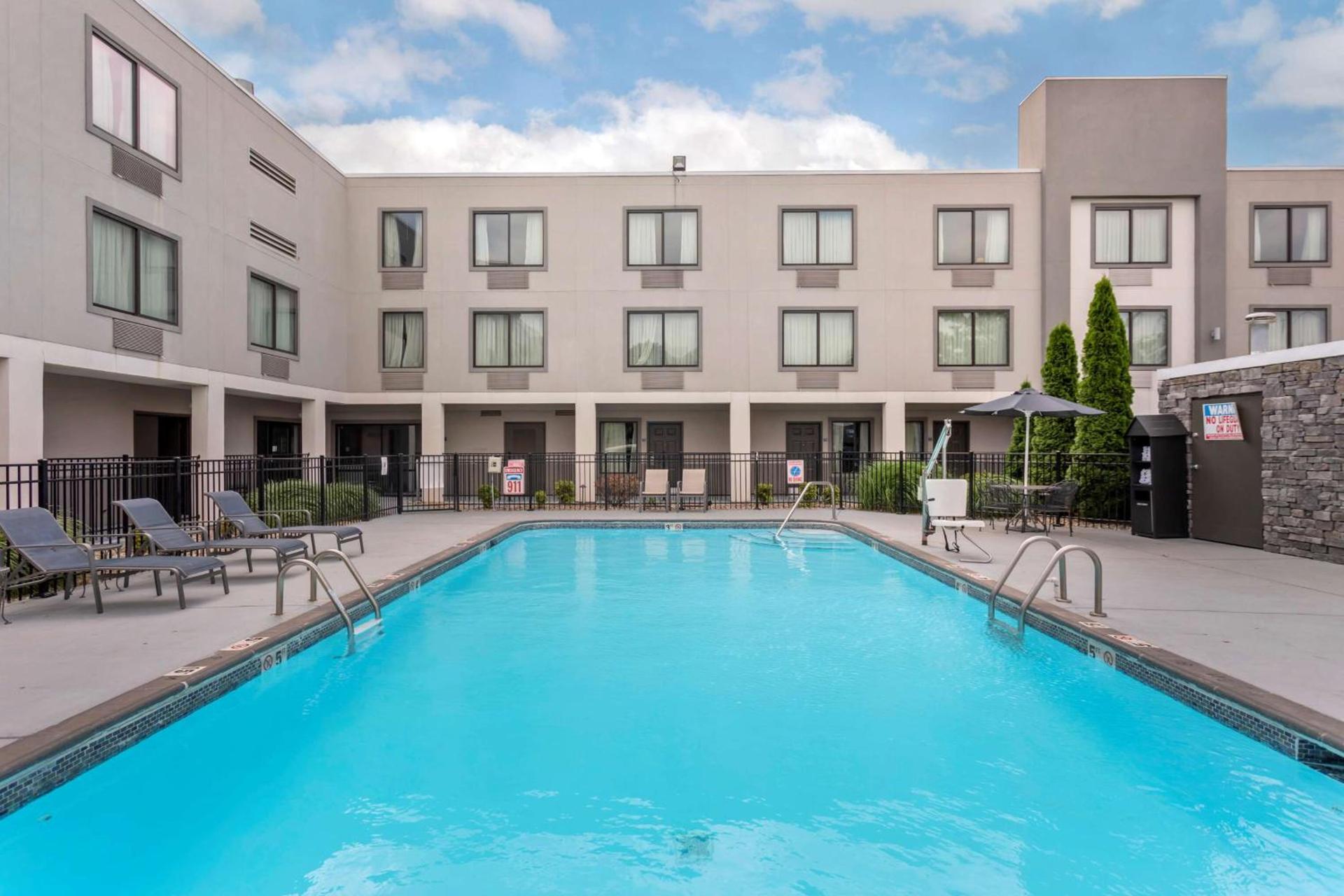 Best Western Plus Bowling Green photo 6