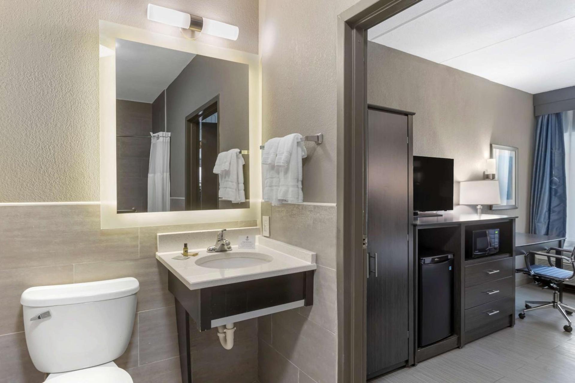 Best Western Plus Bowling Green photo 28