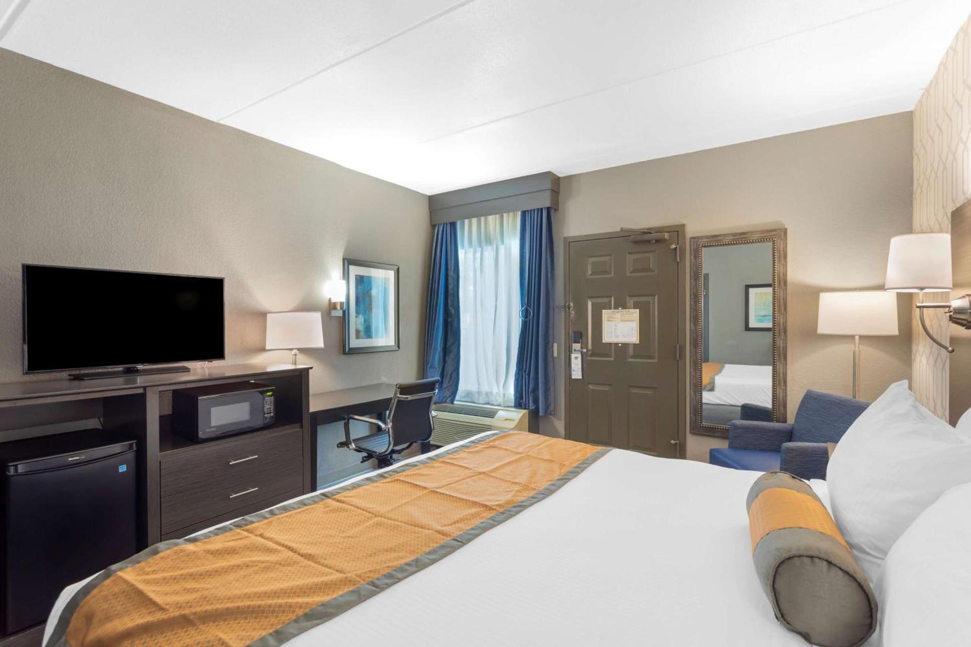 Best Western Plus Bowling Green photo 11