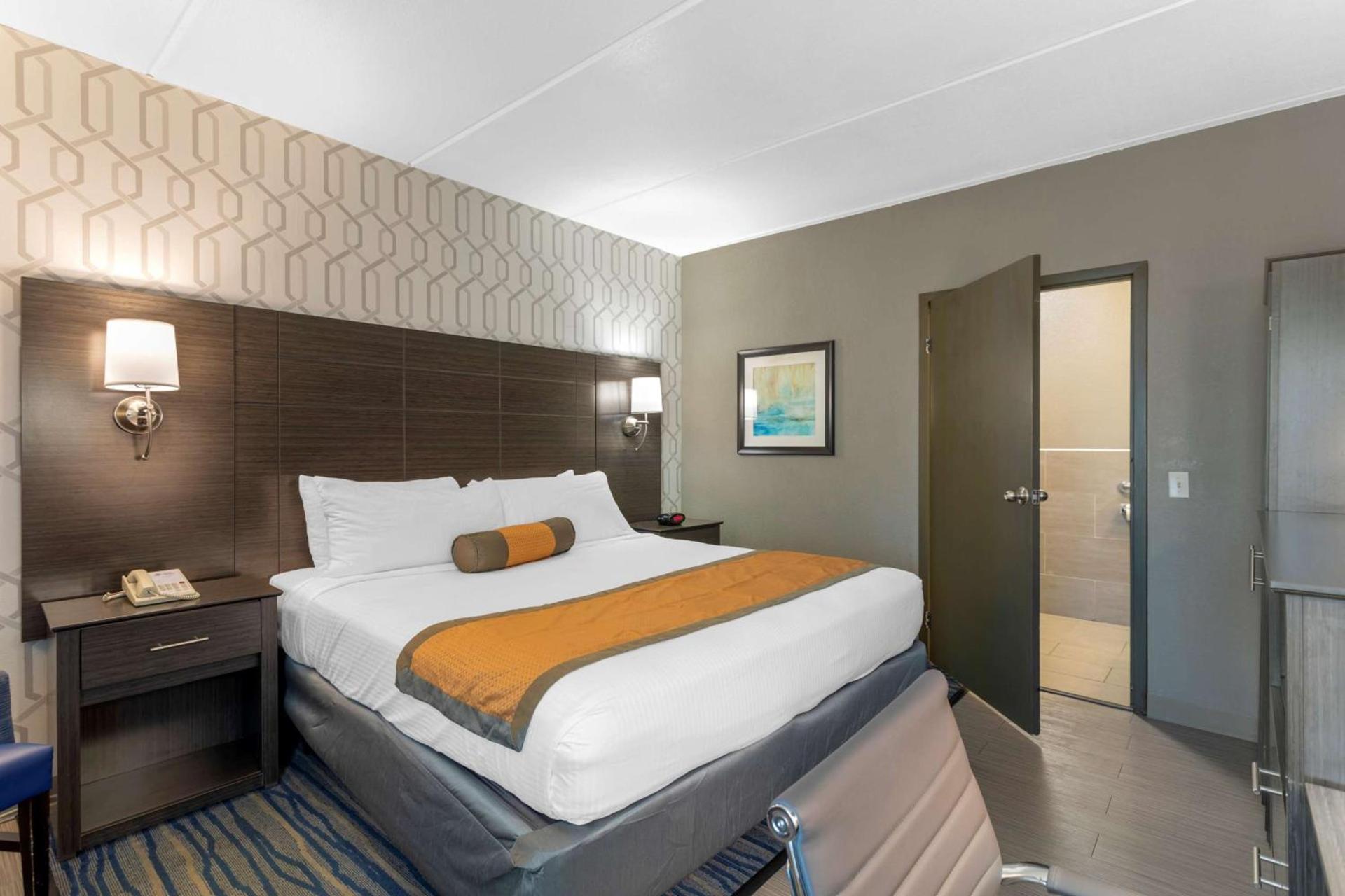 Best Western Plus Bowling Green photo 12