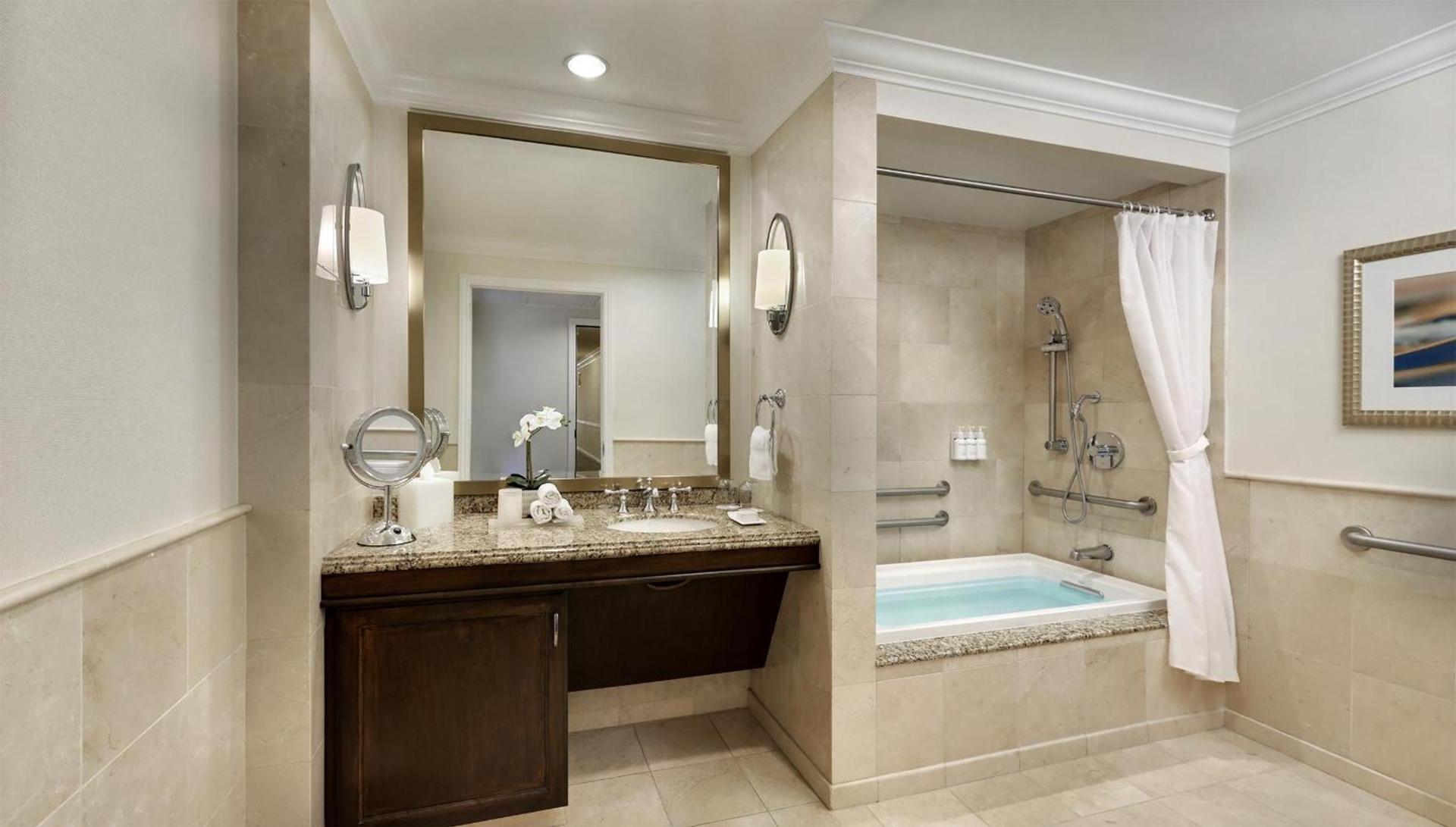 Balboa Bay Resort photo 19