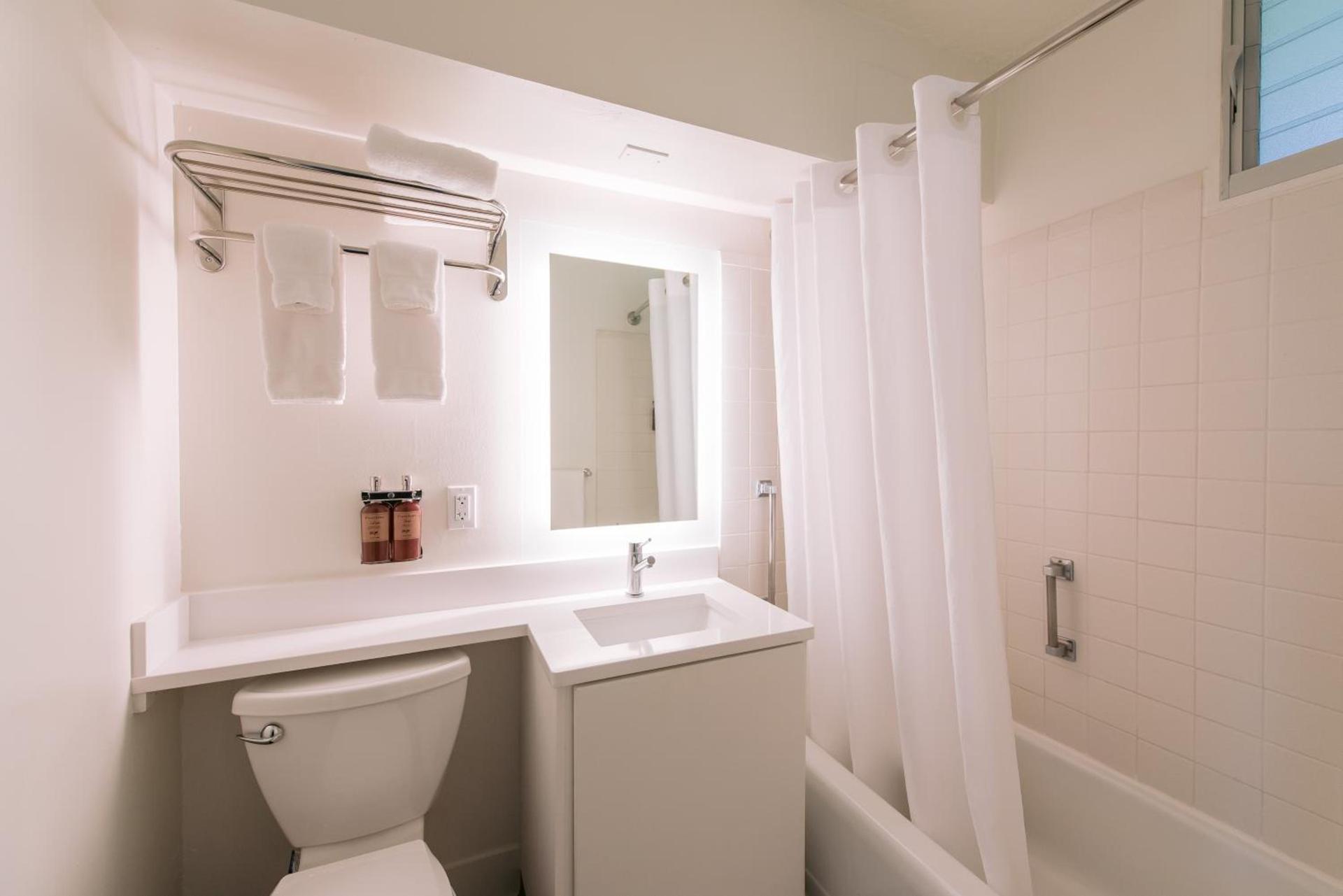 SCP Hilo Hotel photo 30