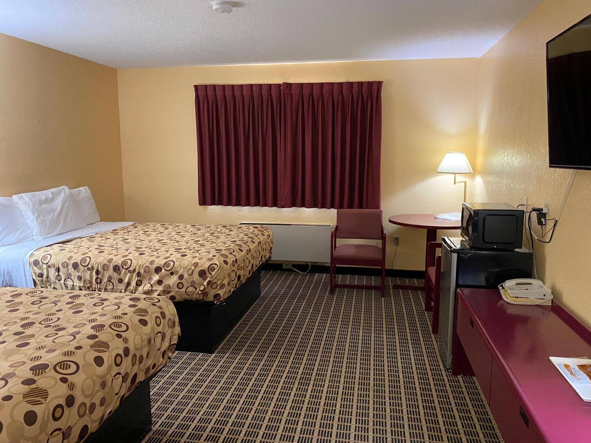 America's Stay Inn Stewartville photo 9