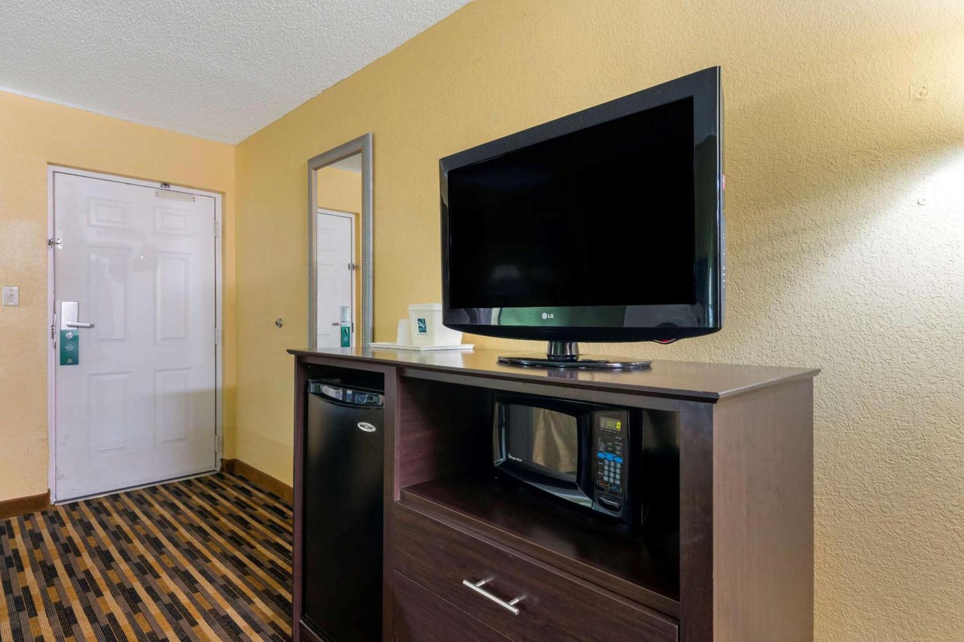Quality Inn & Suites Mt Dora North photo 13