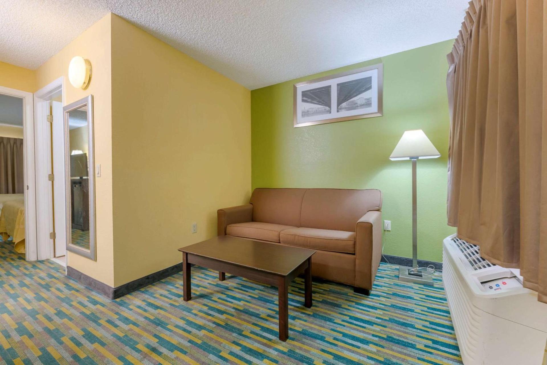 Quality Inn & Suites Mt Dora North photo 16