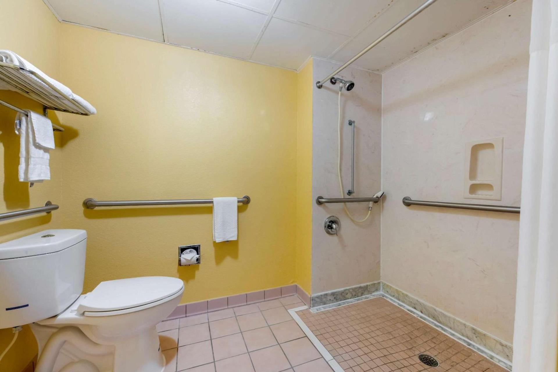 Quality Inn & Suites Mt Dora North photo 33