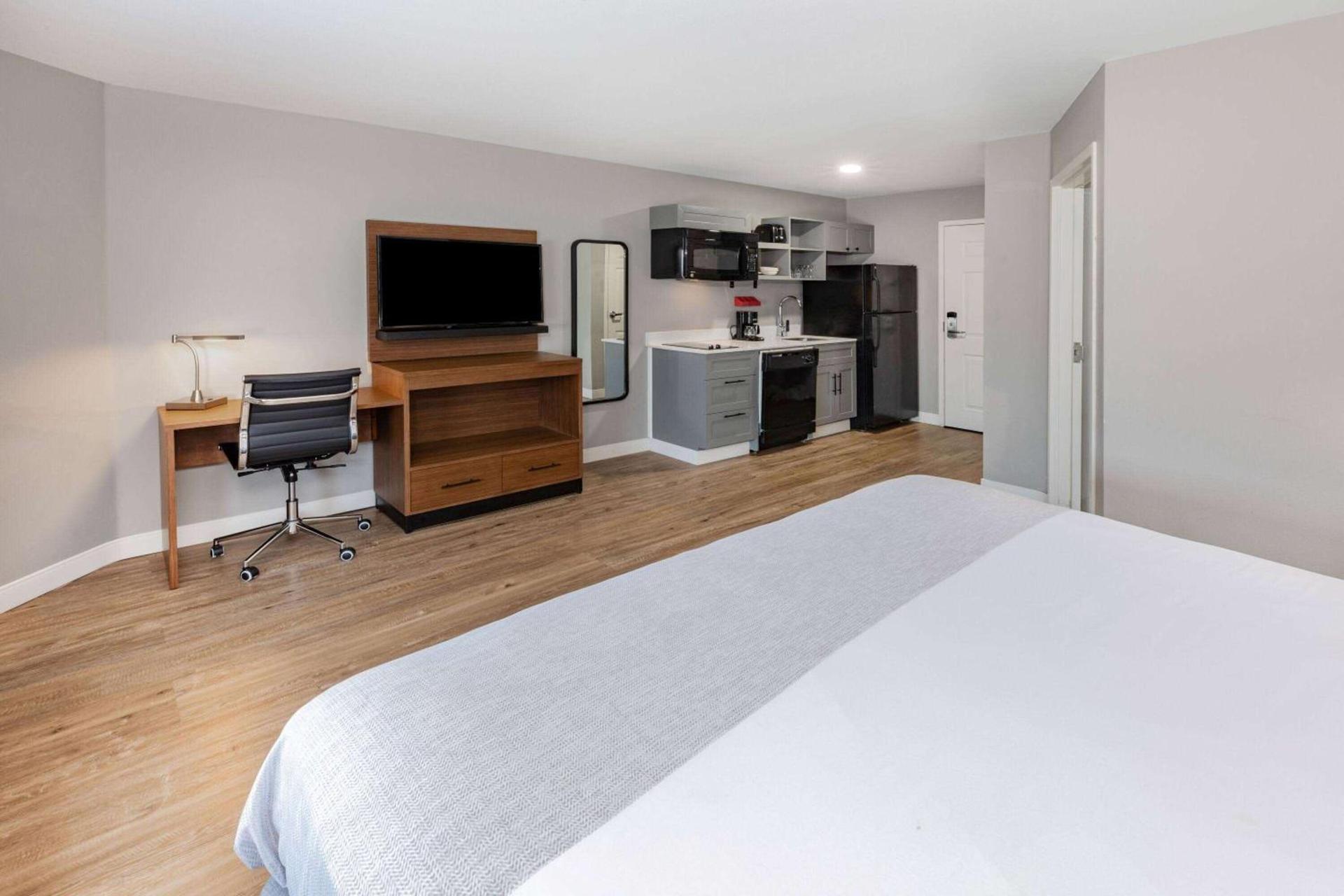 Hawthorn Extended Stay by Wyndham Ardmore photo 14