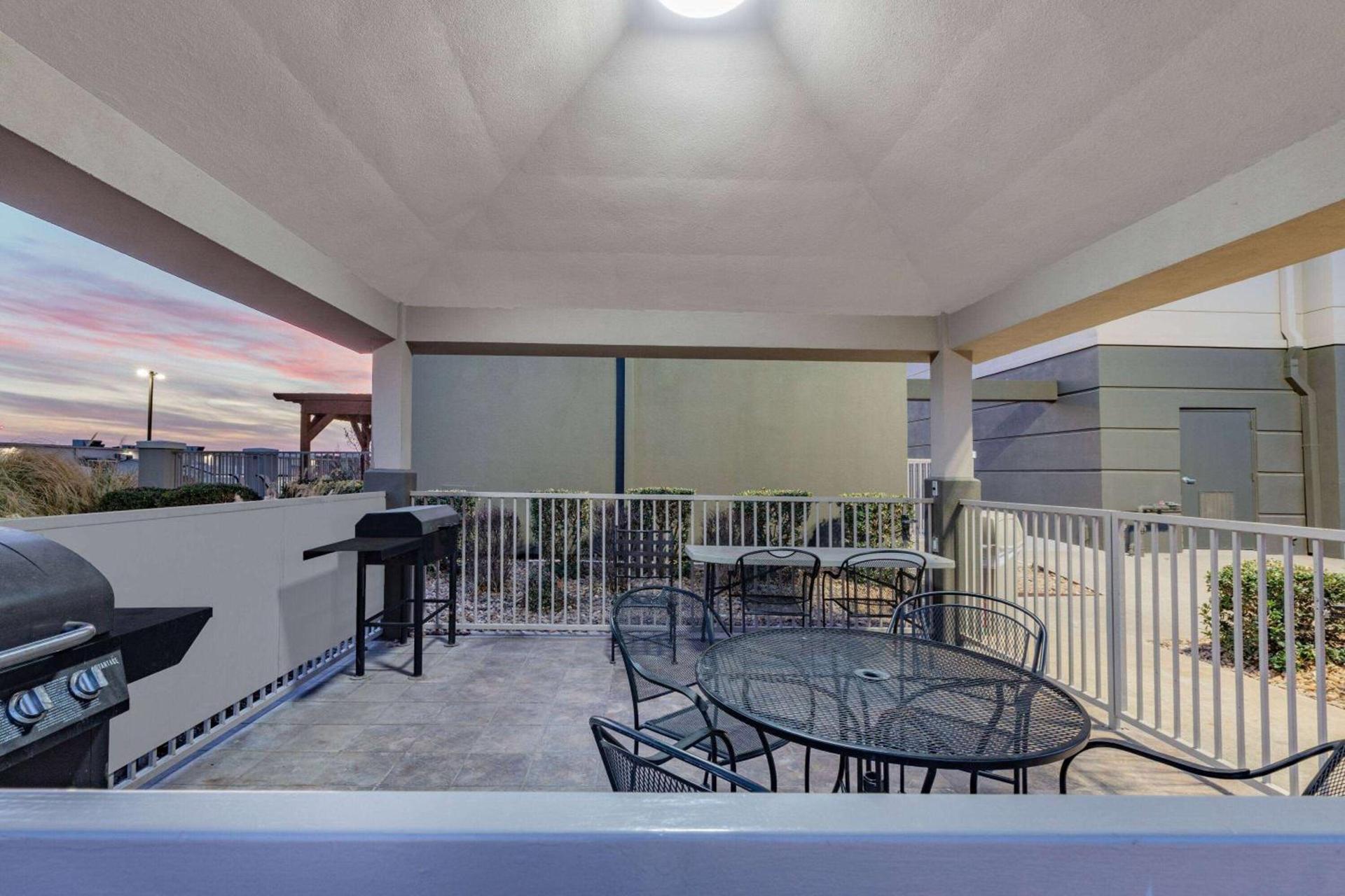 Hawthorn Extended Stay by Wyndham Ardmore photo 21