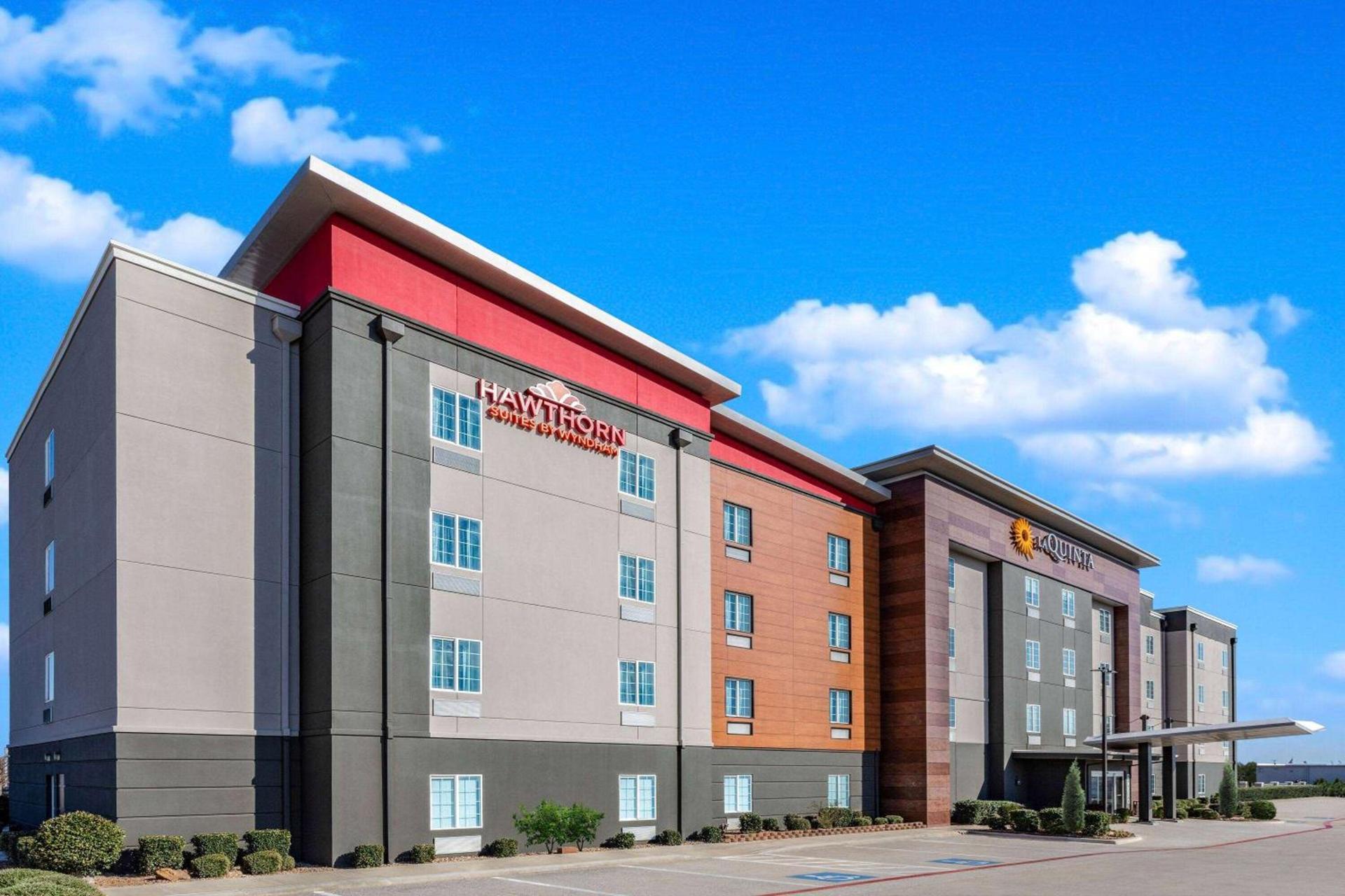 La Quinta Inn & Suites by Wyndham Ardmore photo 2