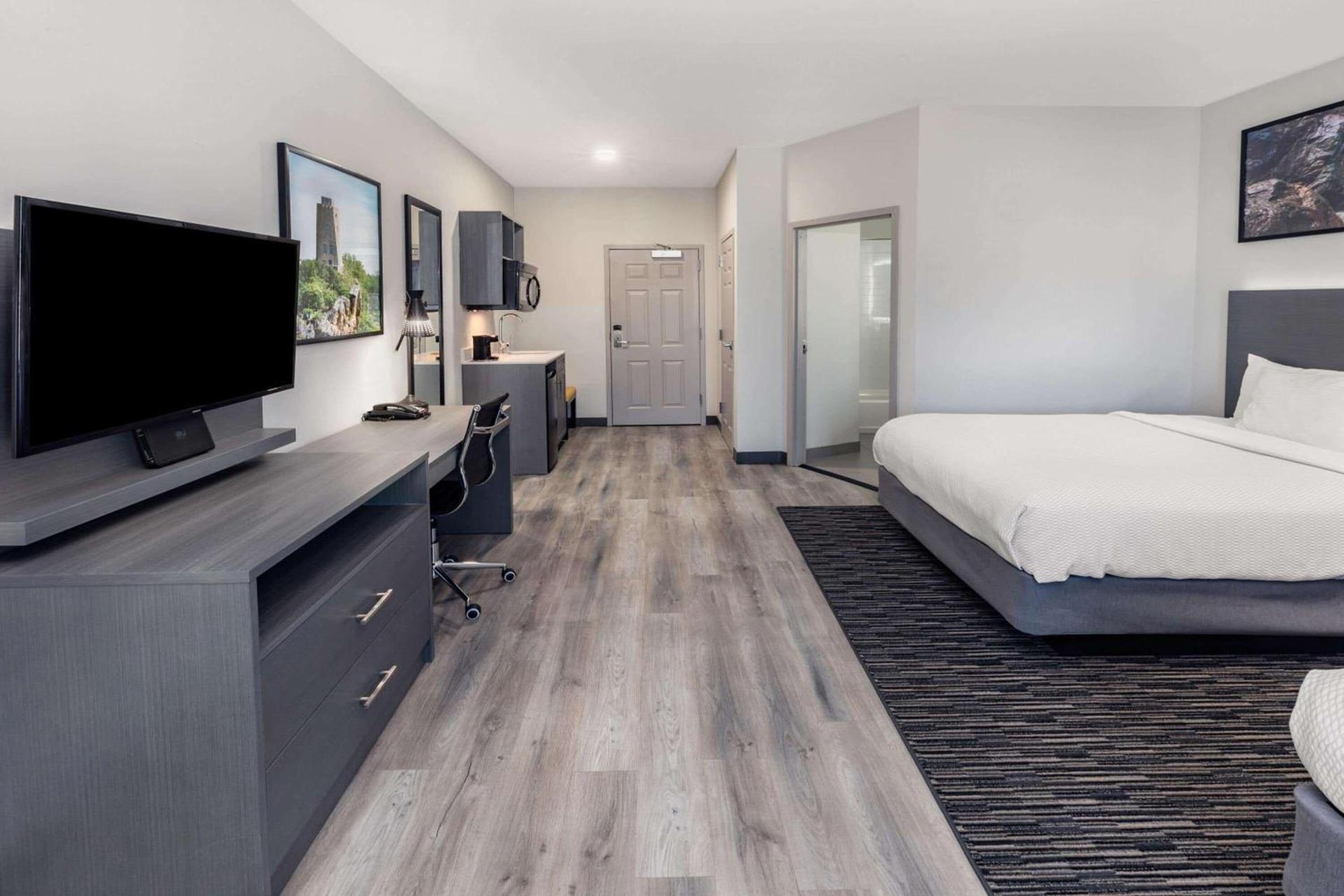 La Quinta Inn & Suites by Wyndham Ardmore photo 14