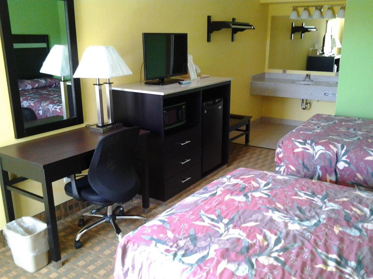 Elkton Lodge photo 13