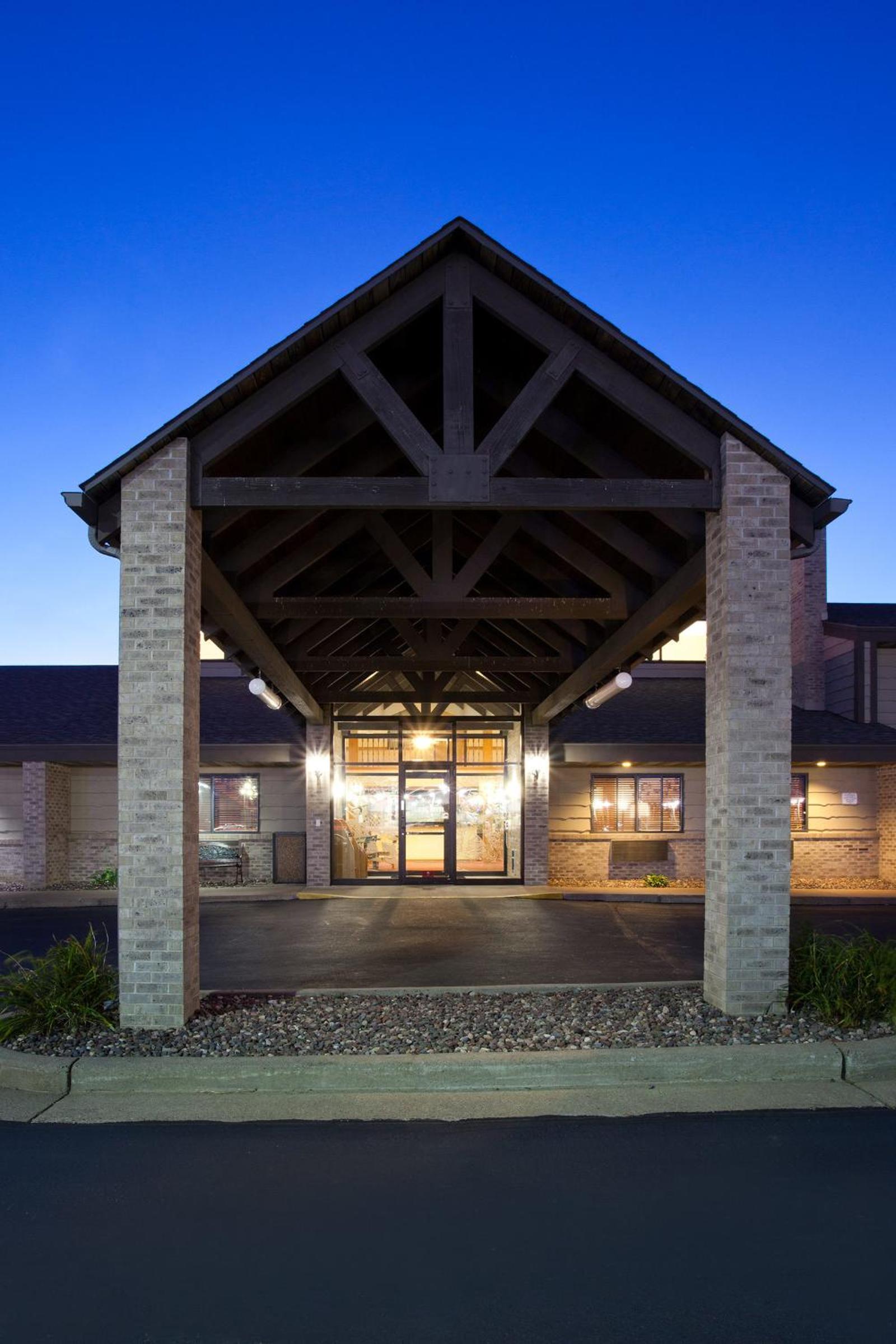 AmericInn by Wyndham Eau Claire photo 38