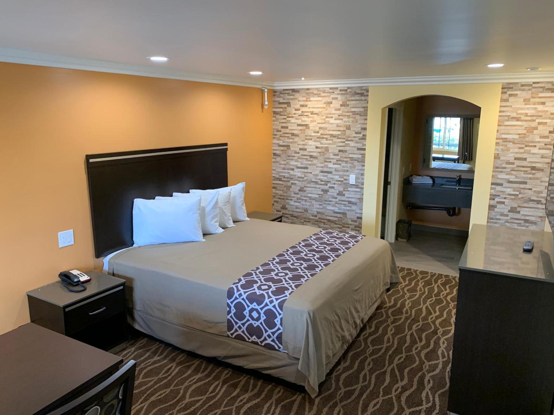Walnut Inn & Suites West Covina photo 18