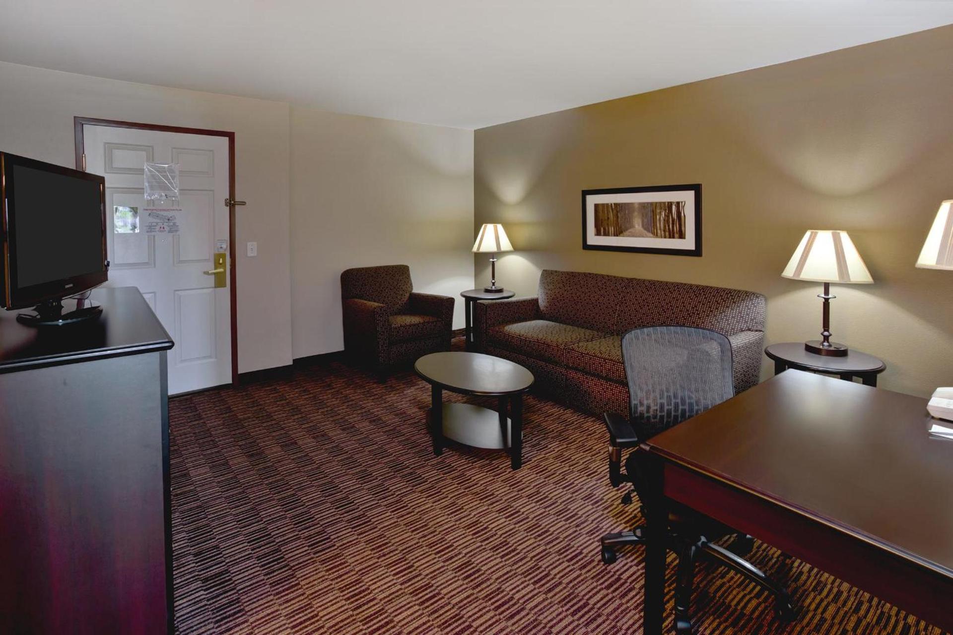 AmericInn by Wyndham Beaver Dam photo 47