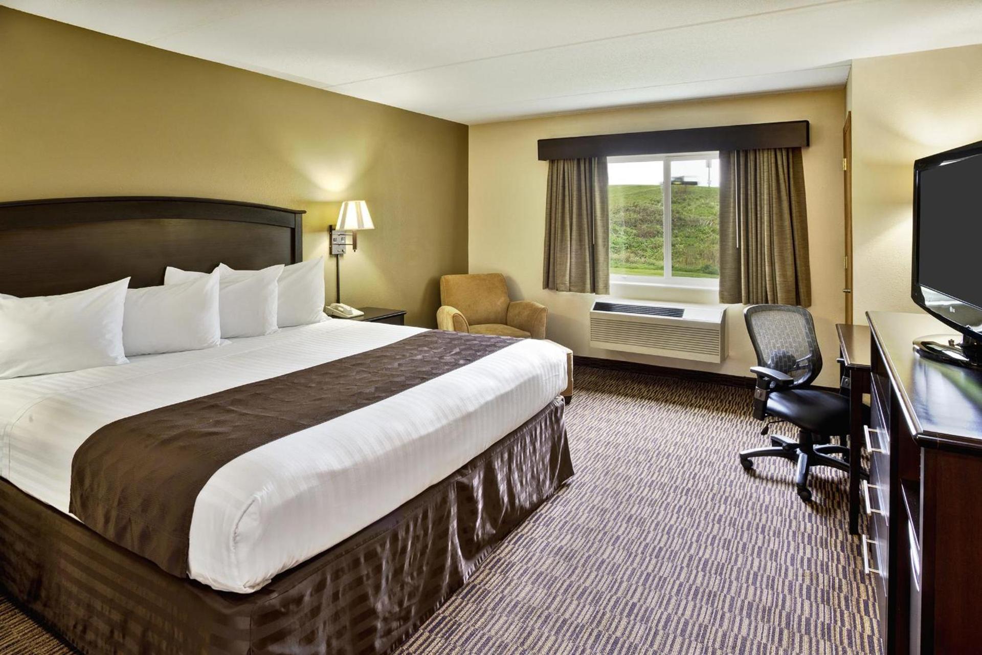 AmericInn by Wyndham Beaver Dam photo 48