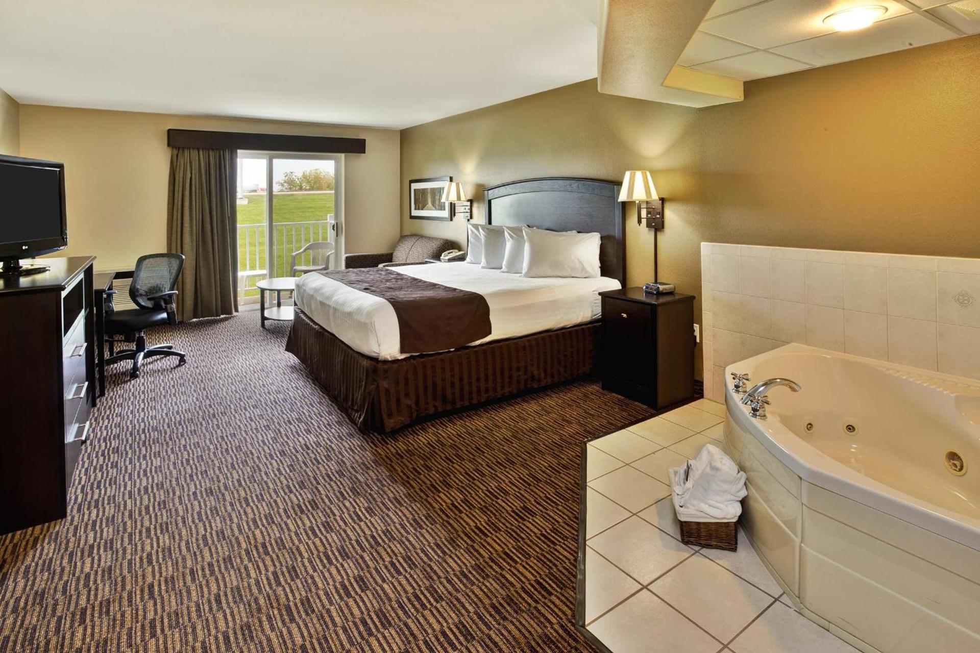 AmericInn by Wyndham Beaver Dam photo 38