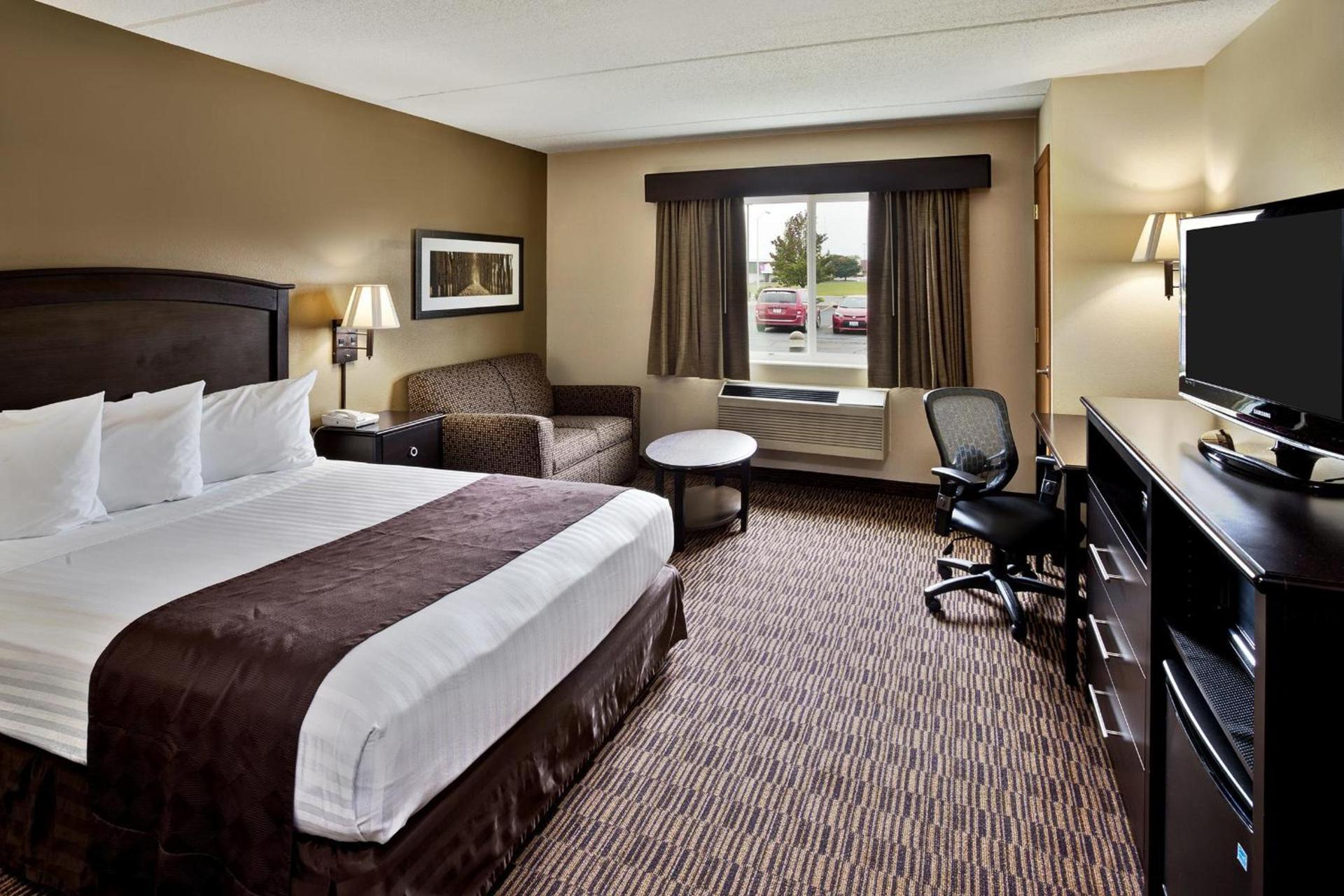 AmericInn by Wyndham Beaver Dam photo 36