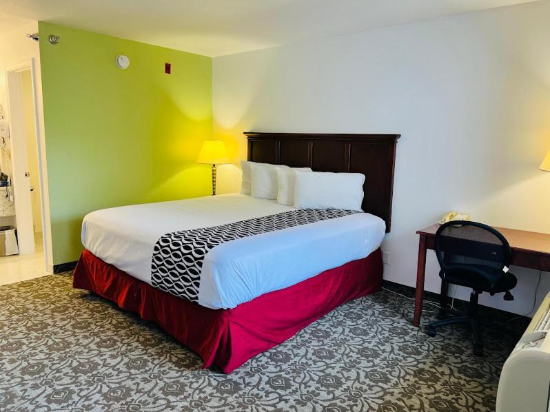 Celebrity Inn photo 6