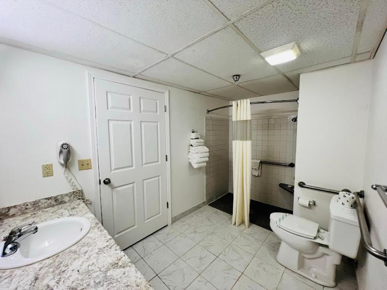 Celebrity Inn photo 8