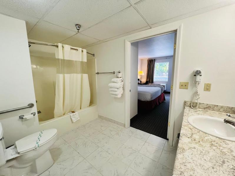 Celebrity Inn photo 10