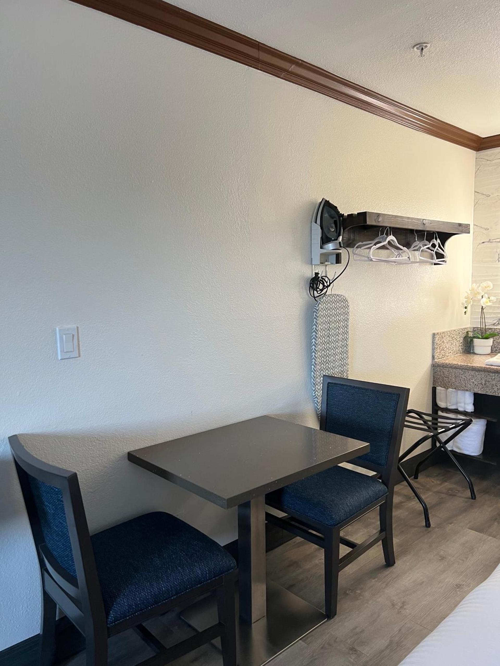 Starlight Inn Huntington Beach photo 18