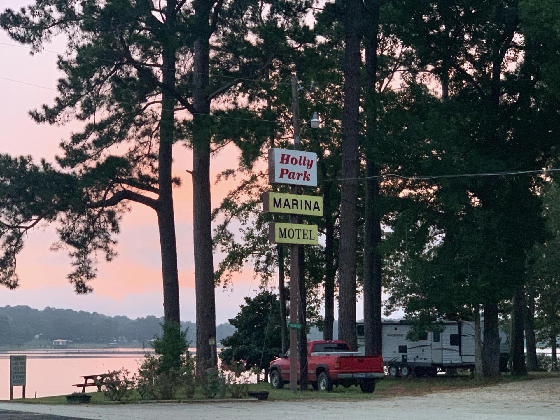 Holly Park Marina photo 23