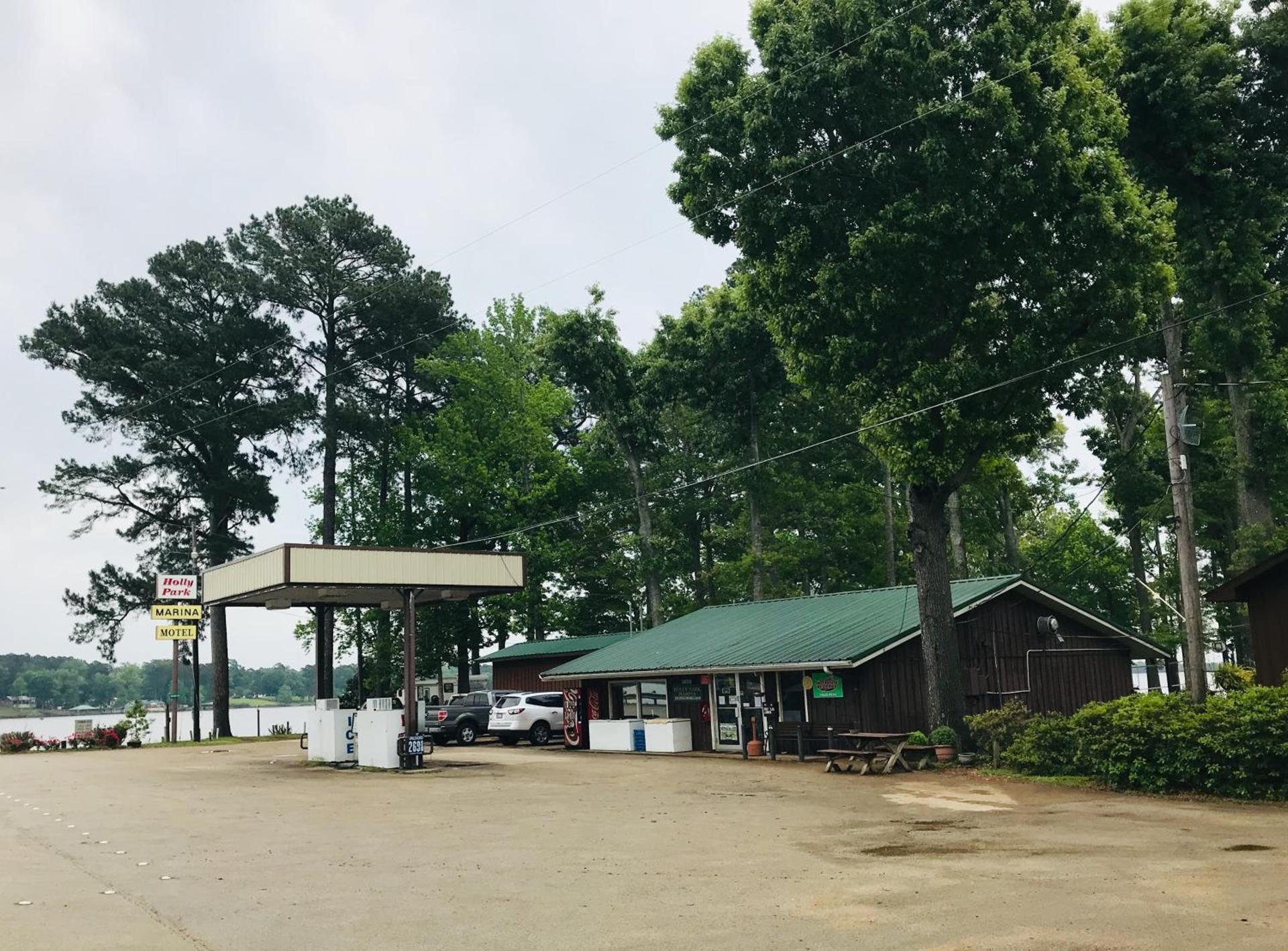 Holly Park Marina photo 21