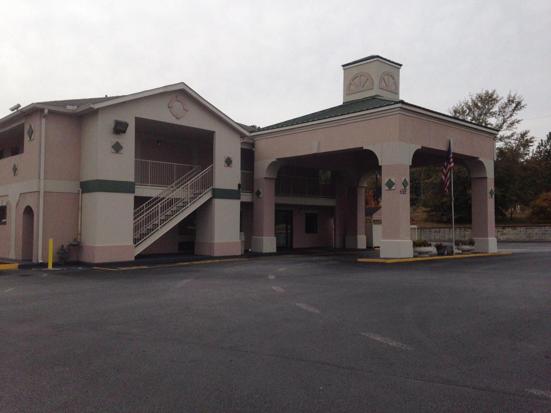 Country Hearth Inn & Suites Augusta photo 1