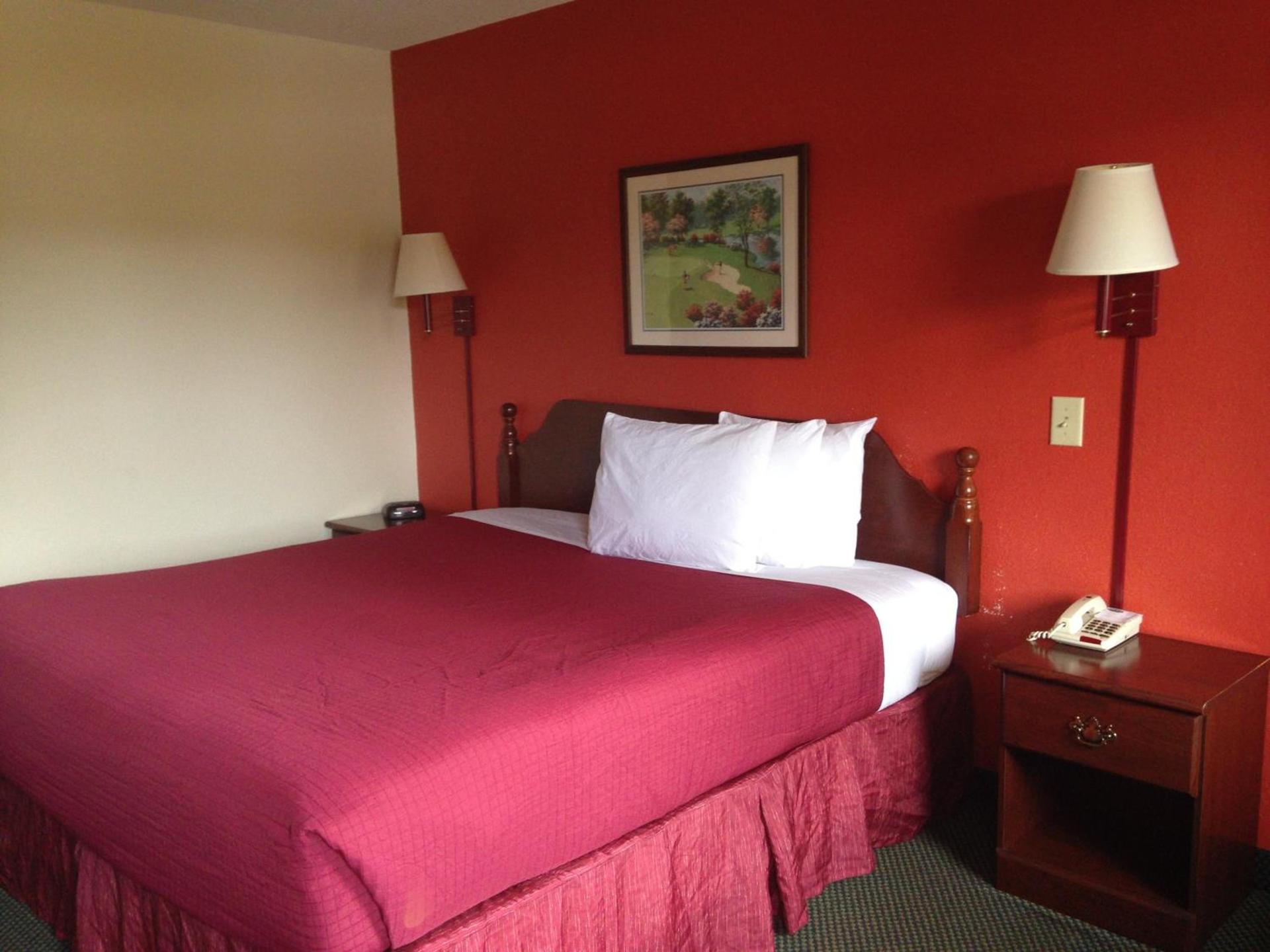 Country Hearth Inn & Suites Augusta photo 11