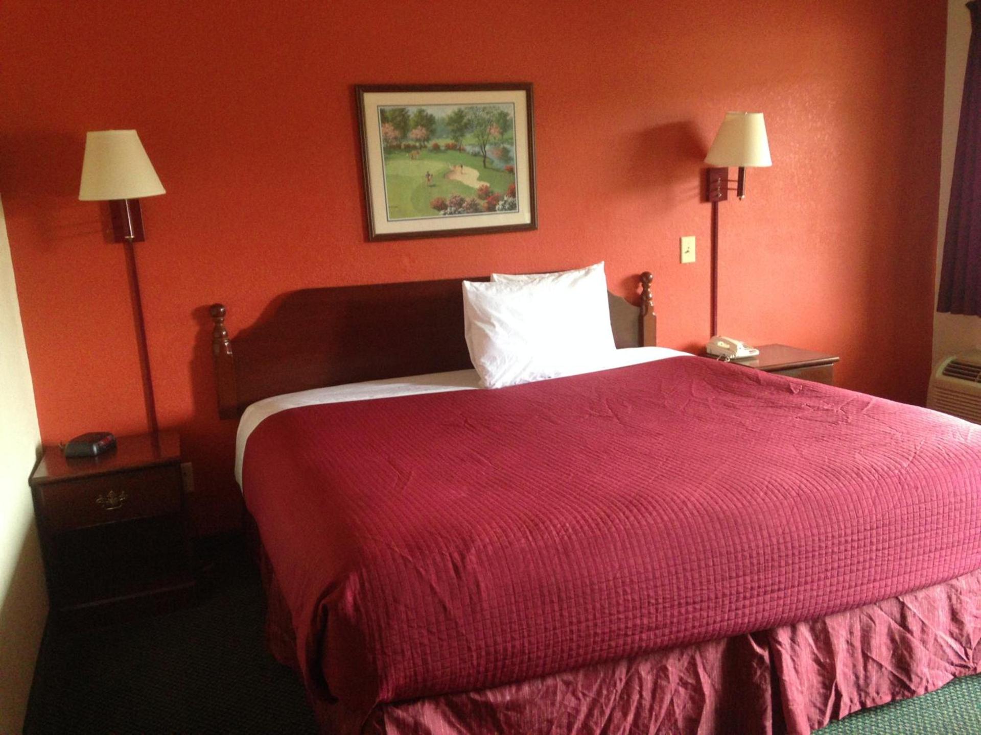 Country Hearth Inn & Suites Augusta photo 14