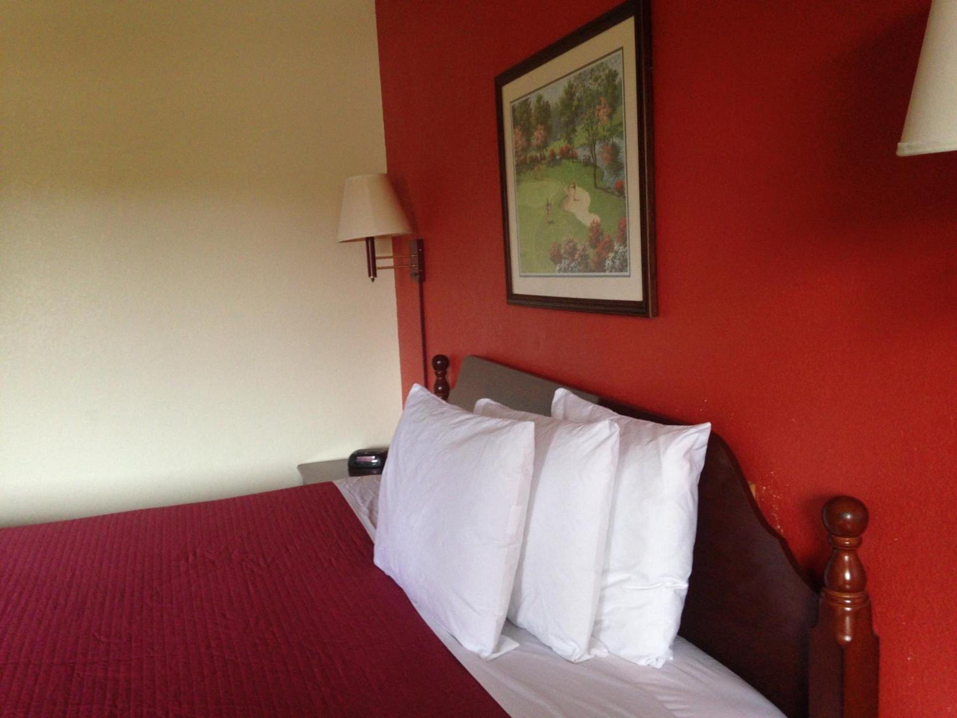 Country Hearth Inn & Suites Augusta photo 21
