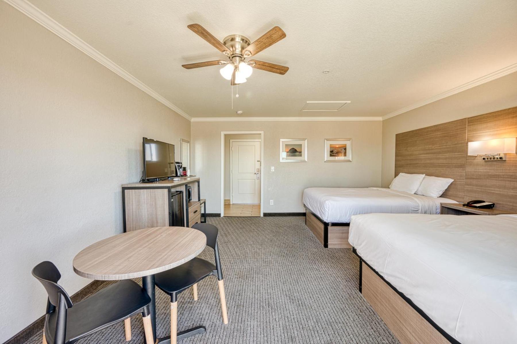 Harbor House Inn photo 65