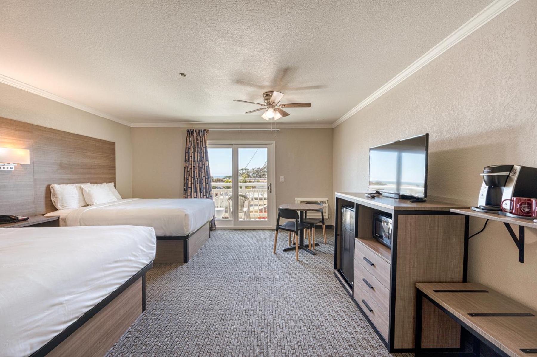Harbor House Inn photo 45