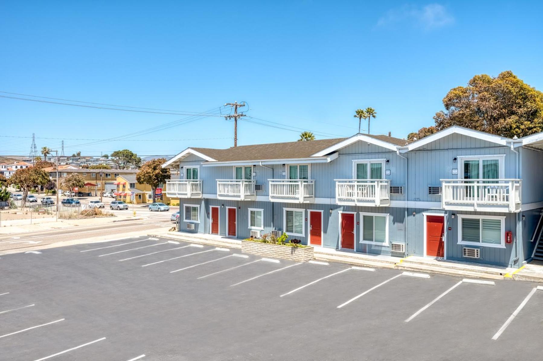 Harbor House Inn photo 11