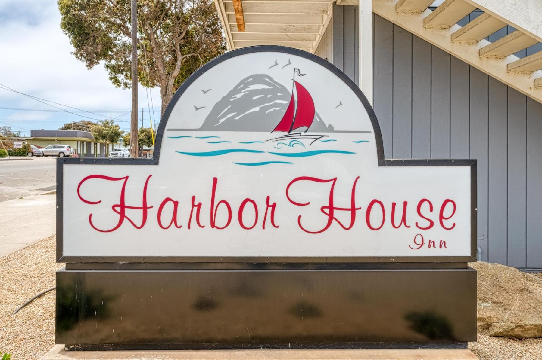 Harbor House Inn photo 13