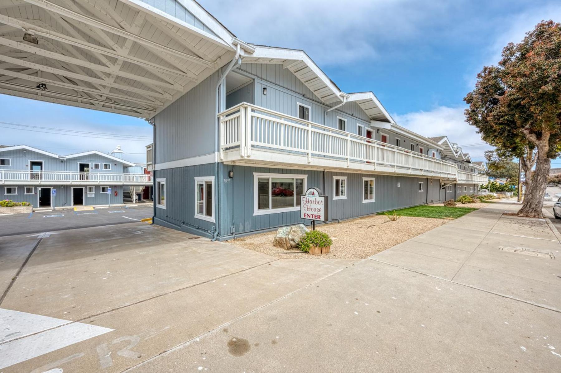 Harbor House Inn photo 16