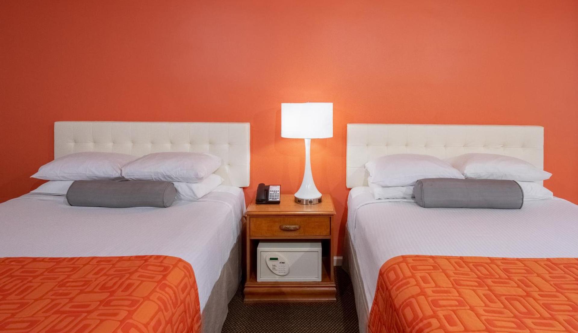 Howard Johnson by Wyndham Atlantic City photo 9