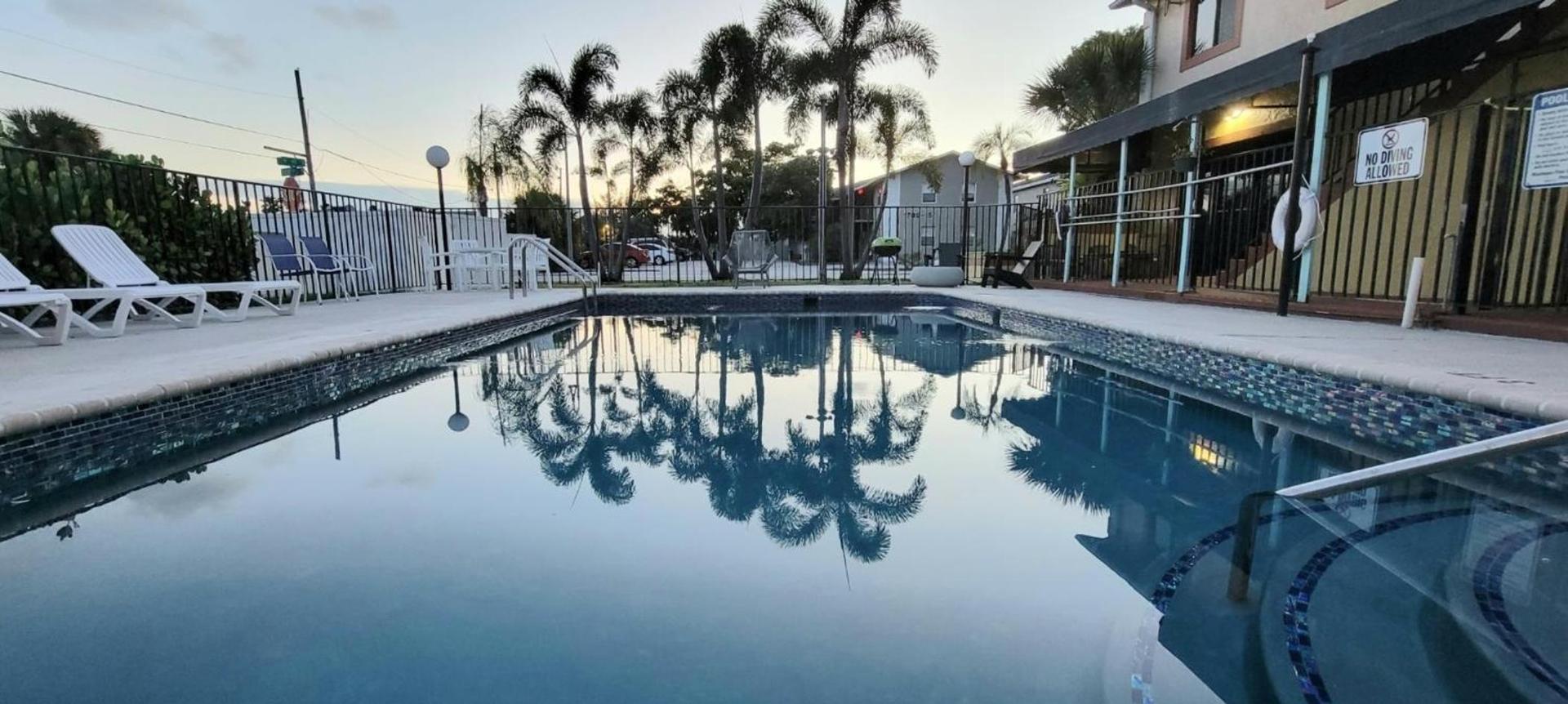 Sunny Palms Inn photo 11