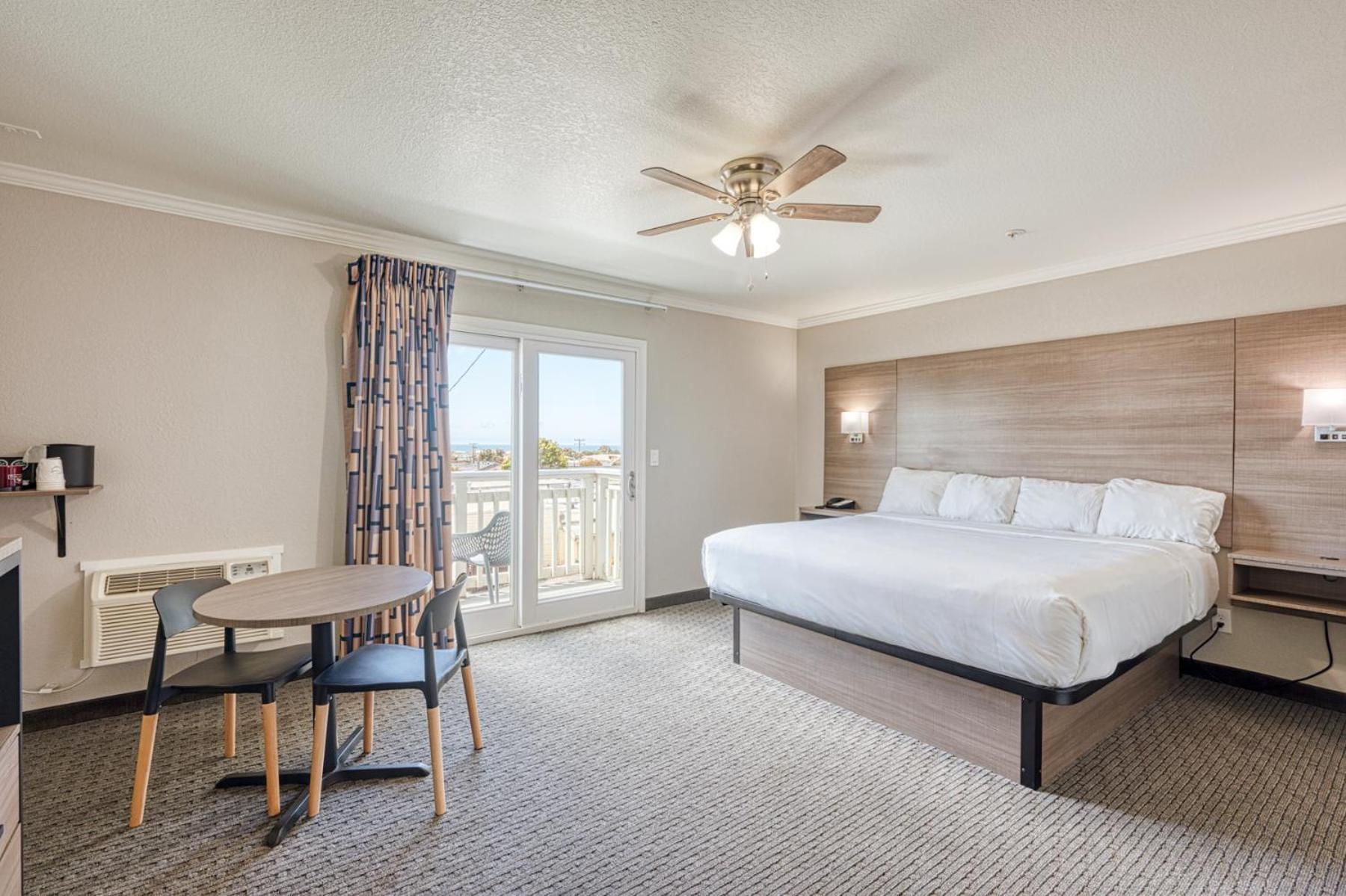 Harbor House Inn photo 35
