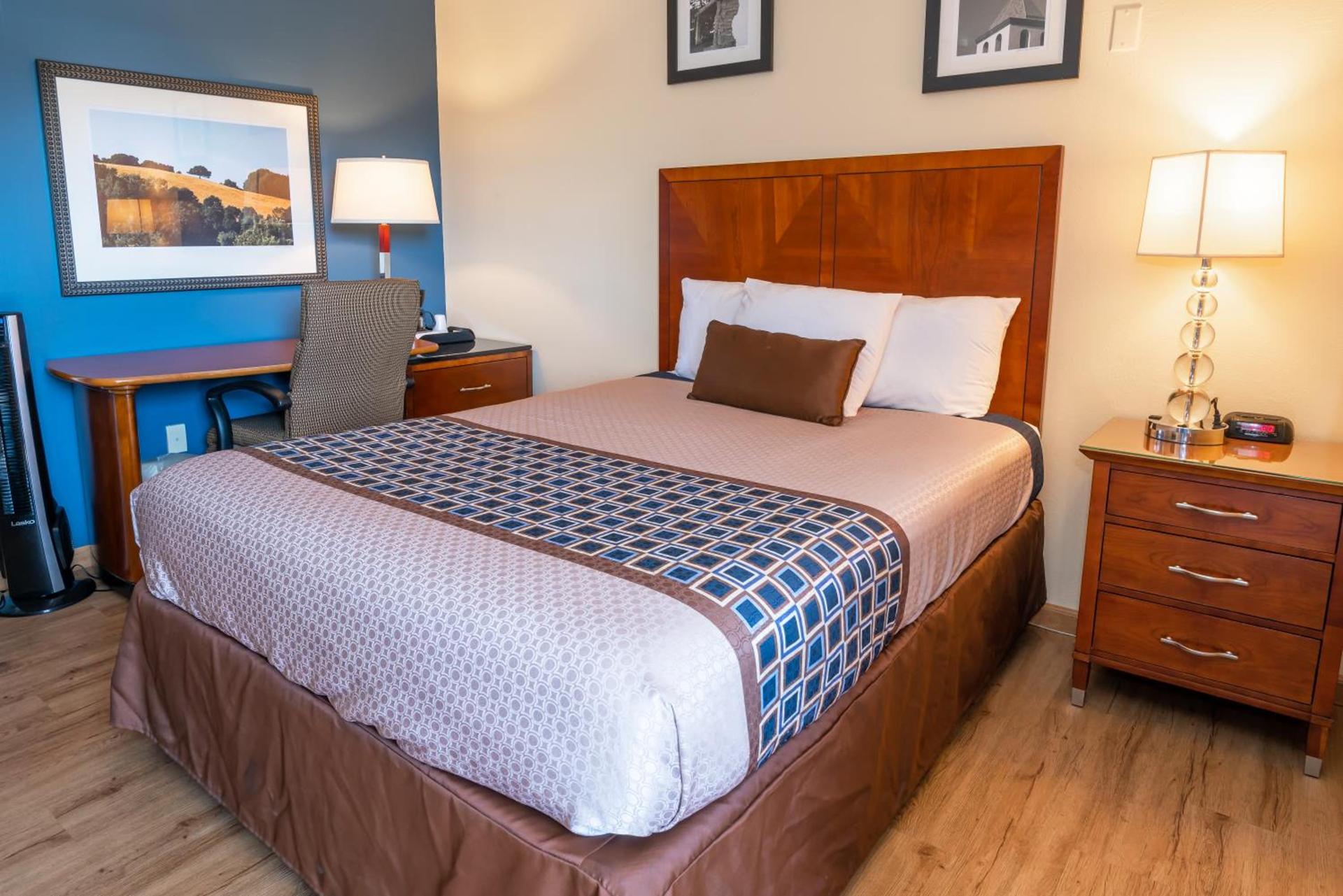 Riviera Inn photo 22