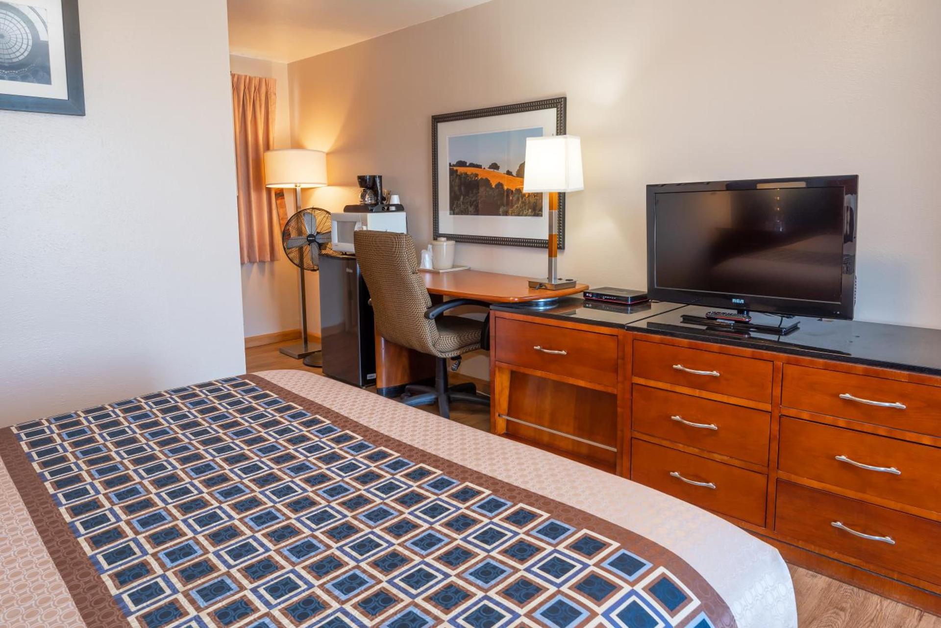Riviera Inn photo 18