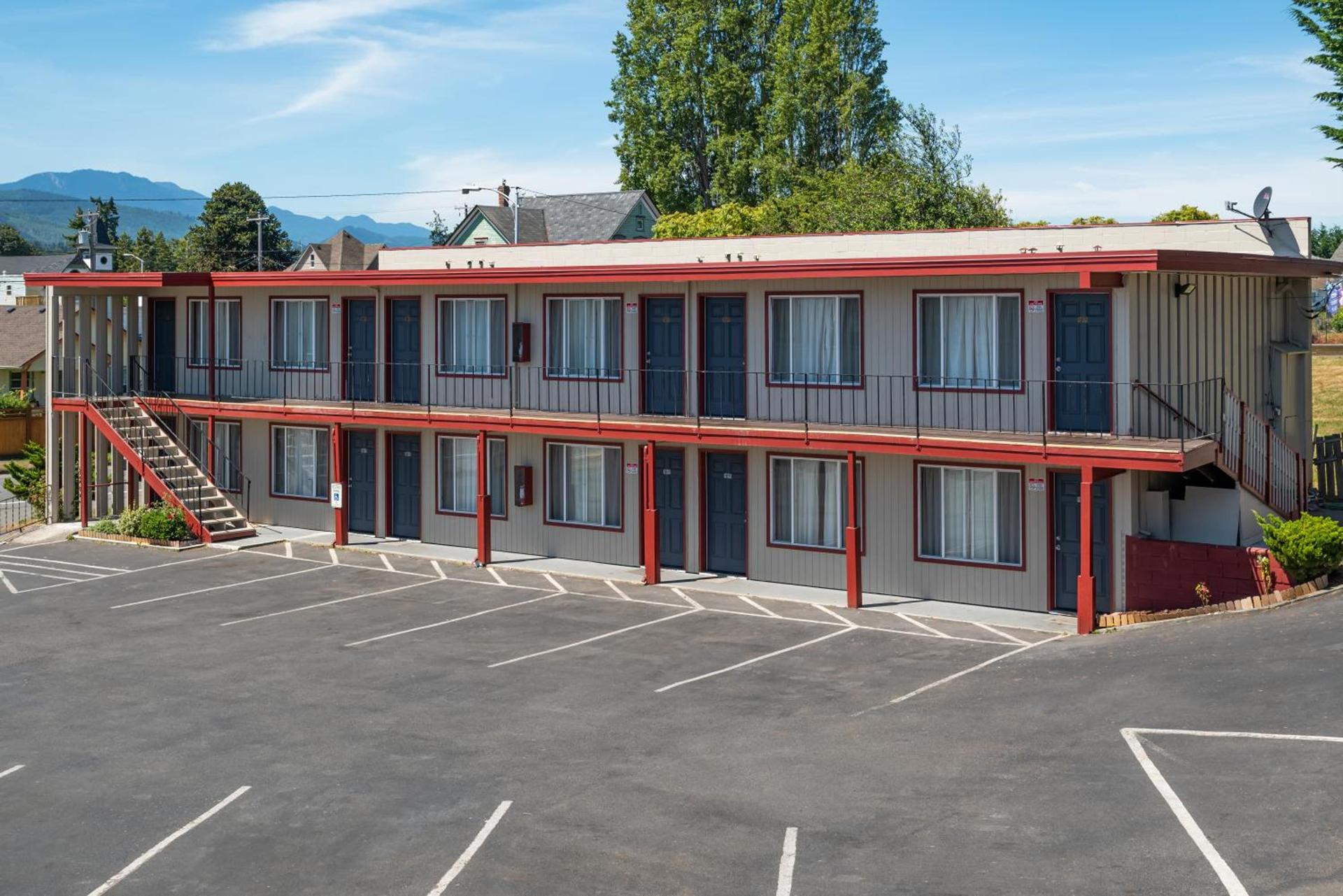 Riviera Inn photo 10