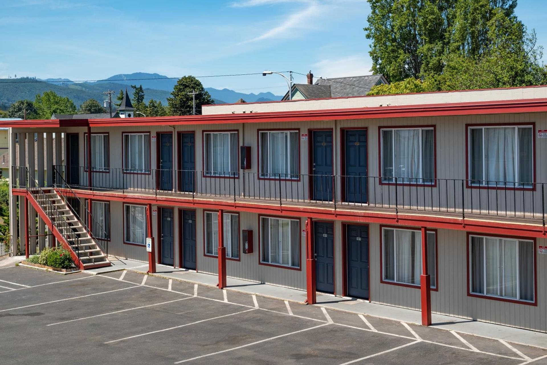Riviera Inn photo 45
