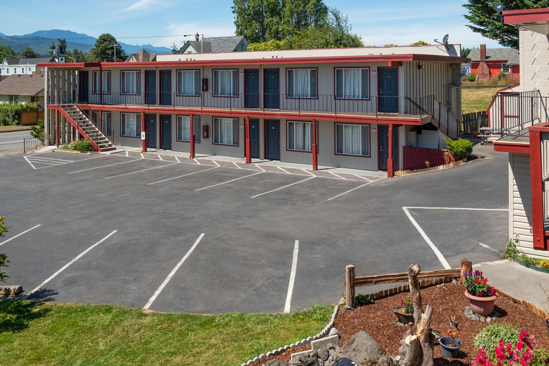 Riviera Inn photo 36